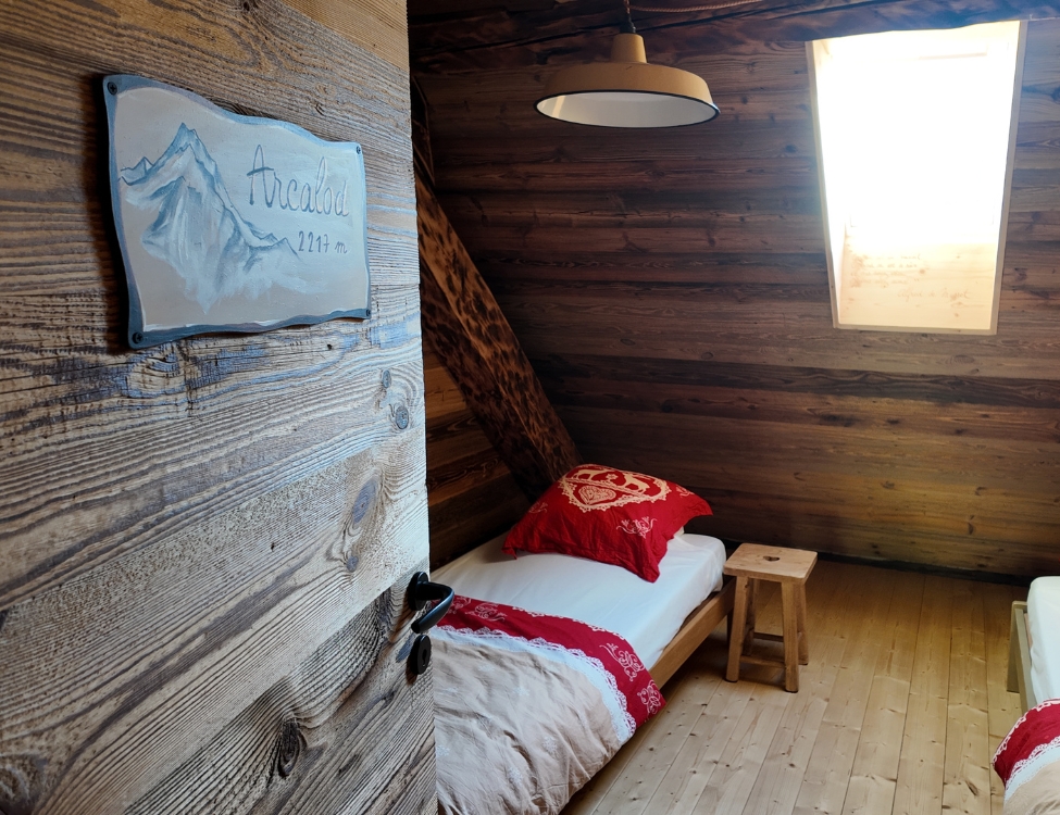 Team-building insolite, Neaclub, lit simple chalet-refuge de Coutarse