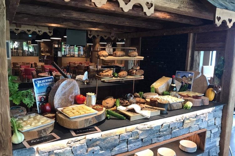 Séminaire à Annecy, Neaclub, restauration avec espace fromage