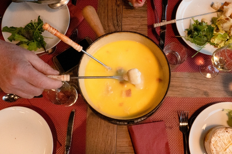 Séminaire à Annecy, Neaclub, restauration avec fondue